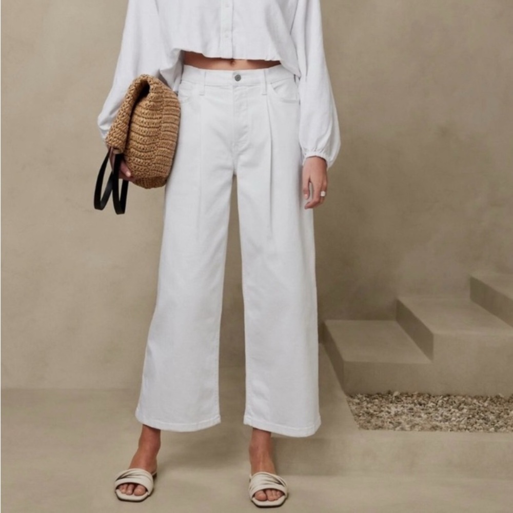 White Banana Republic Wide Leg White Cropped Pants Size 14
